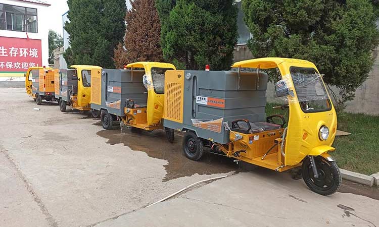 人行道小型高壓清洗車準備發車