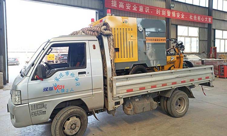 環(huán)衛(wèi)高溫高壓清洗車發(fā)貨現(xiàn)場(chǎng) 油污高溫高壓清洗車