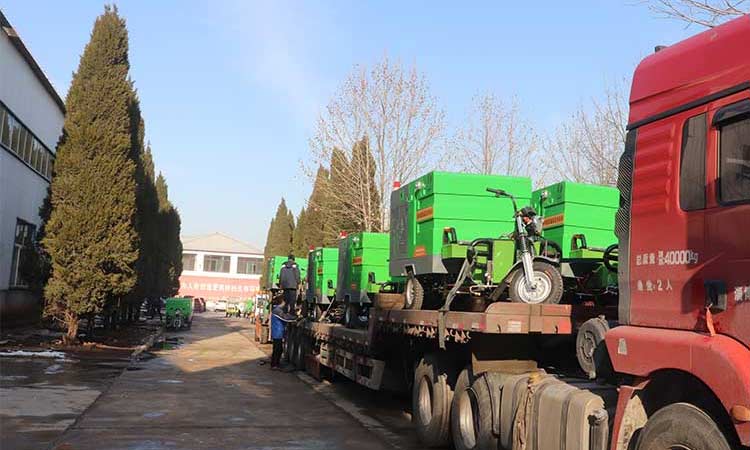 三輪多功能高壓清洗車(chē)裝車(chē)中 環(huán)衛(wèi)高壓清洗車(chē)