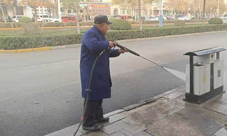 高壓清洗車垃圾桶清洗 人行道高壓清洗車