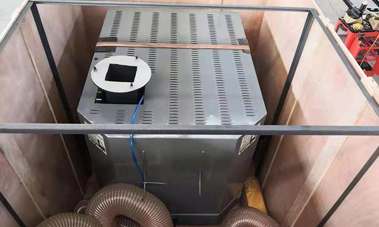 牽引式樹葉收集器準(zhǔn)備封蓋 園林牽引式樹葉收集器