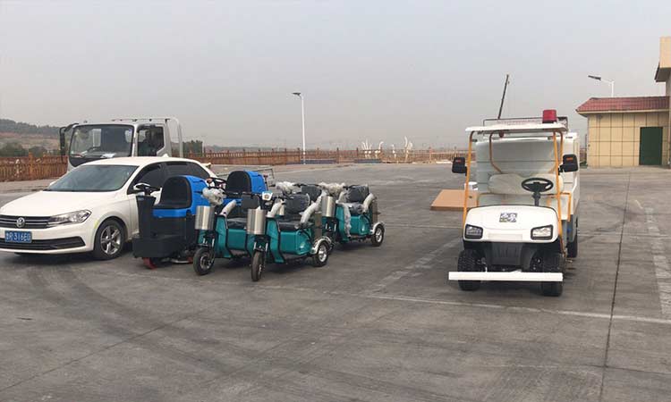 環衛多功能高壓清洗車開始工作 電動高壓清洗車