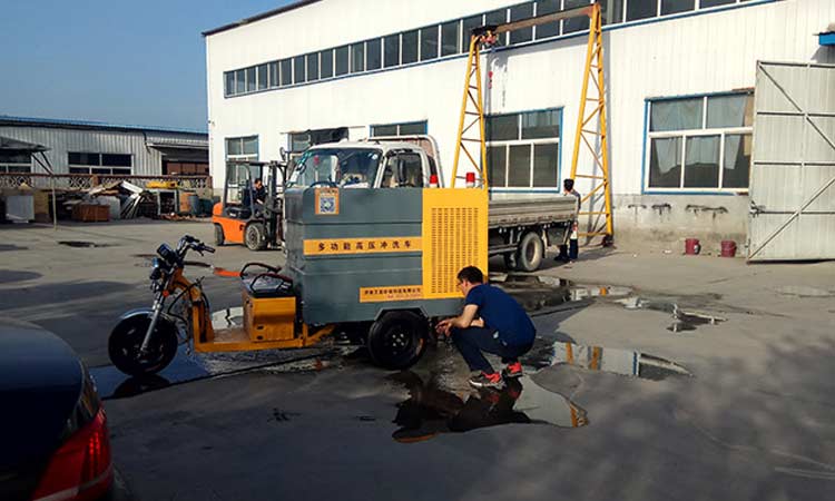 可上牌小型三輪高壓清洗車發往淄博火車站