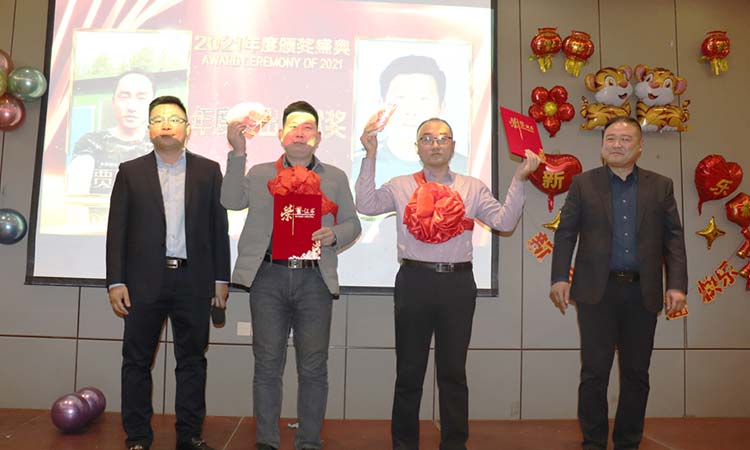 年度突出貢獻獎 年度突出貢獻獎