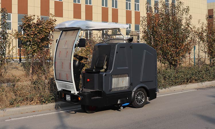 小型樹(shù)葉收集車(chē)