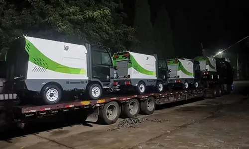 多功能四輪高壓清洗車又一批發往深圳已經到貨