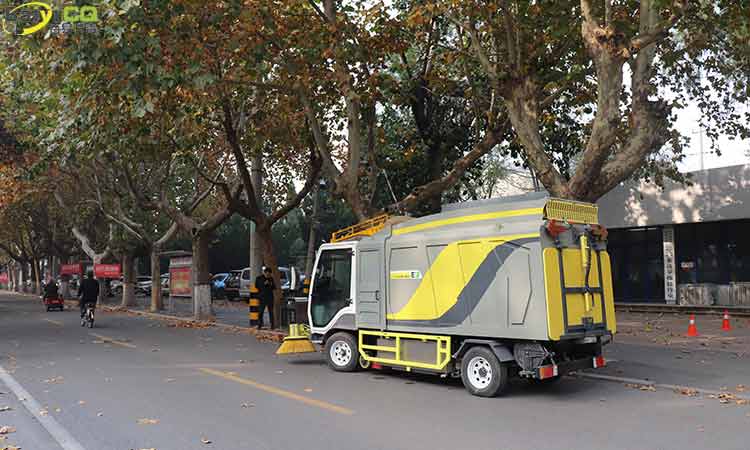 純電動(dòng)樹葉收集車