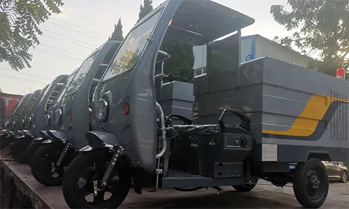 高壓清洗車定制外觀，清潔高效，已裝車準(zhǔn)備發(fā)貨