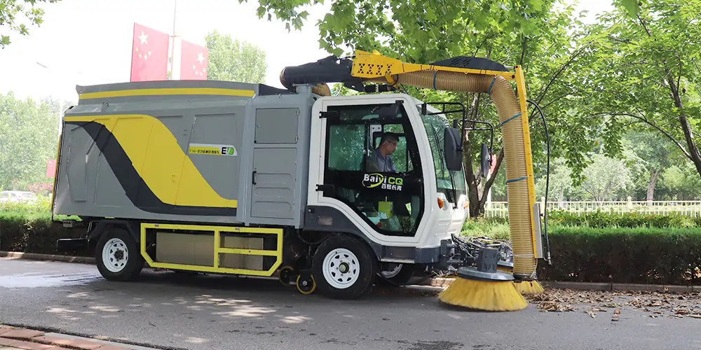 電動(dòng)樹(shù)葉收集車