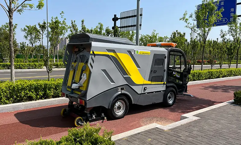 純電動深度清潔車,三級道路路面本色還原!清潔效果好,保持時間長!