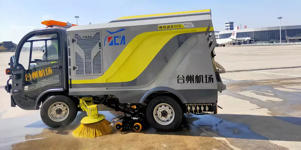 機場道路洗掃車_機場電動洗掃車_機場環衛洗掃車_小型洗掃車