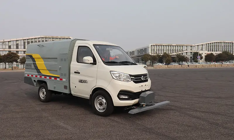 新品上市！新能源純電動(dòng)道路養(yǎng)護(hù)車亮相！長(zhǎng)安底盤可上牌，駕駛舒適，操作簡(jiǎn)單！