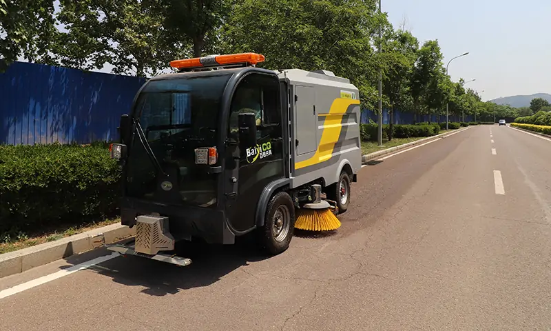 機場 廠區 園林 物業地面洗掃問題,一車解決!見證純電動洗掃車的洗掃魅力吧!