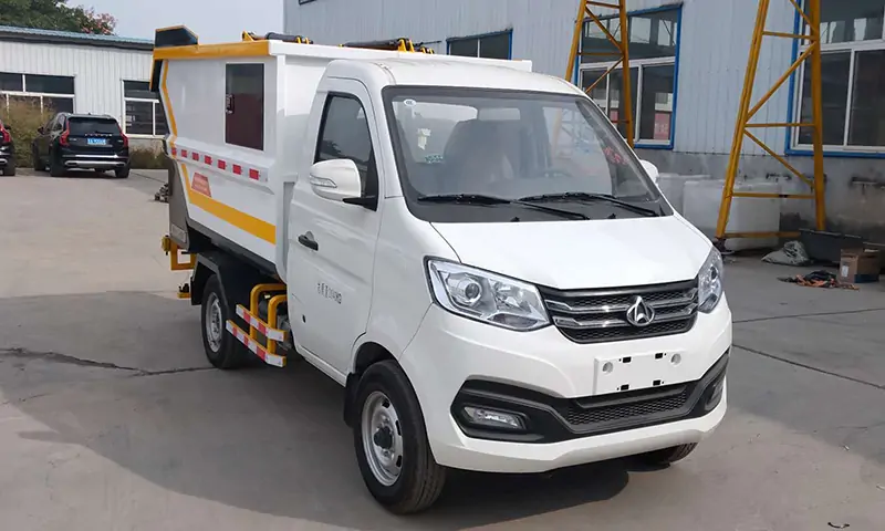 可上牌純電動(dòng)垃圾清運(yùn)車，后裝垃圾形式，環(huán)保高效，創(chuàng)新回收！
