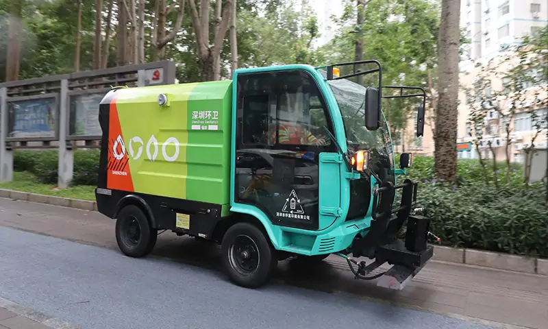 四輪高壓清洗車:助力深圳環衛,為更美好的生活環境鋪路
