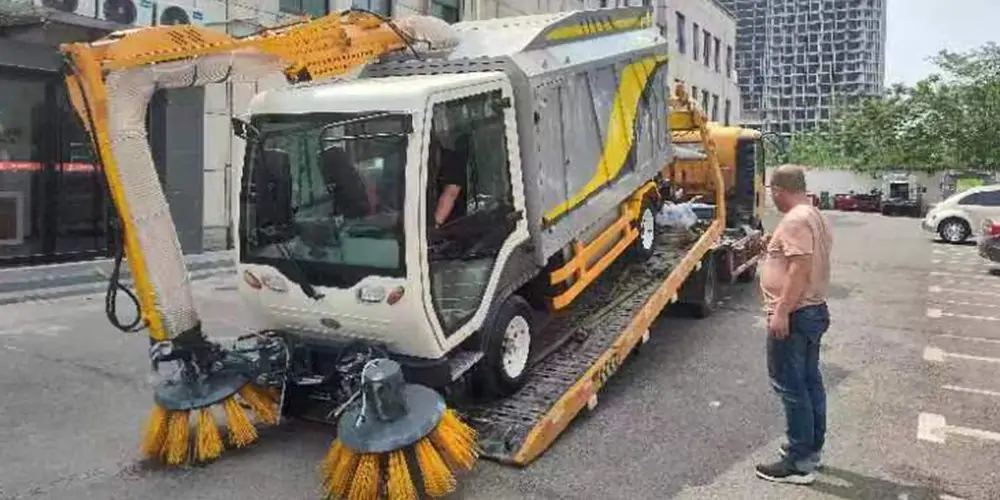 樹葉收集車_多功能樹葉收集車_吸樹葉的機器_新型樹葉收集車_電動樹葉專用收集車