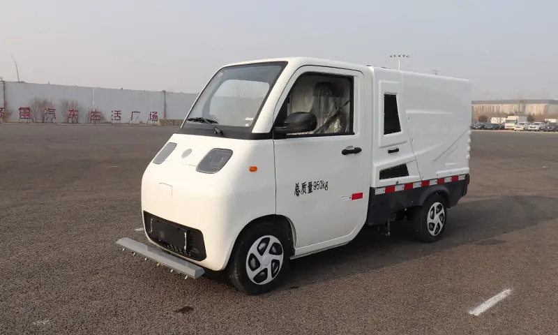 純電動(dòng)小型道路養(yǎng)護(hù)車，道路清潔養(yǎng)護(hù)專用設(shè)備，經(jīng)濟(jì)環(huán)保，可上牌照