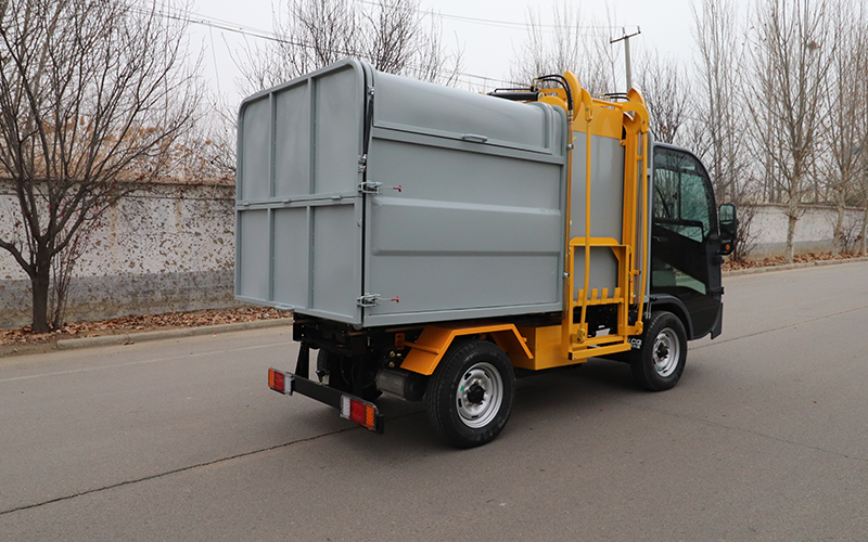 四輪側裝式垃圾清運車BY-L50