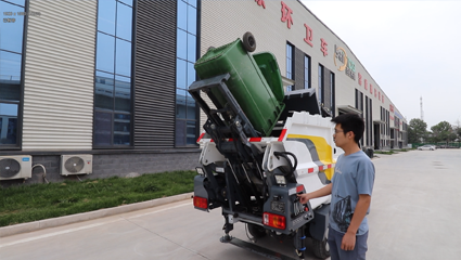 新能源自裝卸式垃圾車BY-LH2000操作環境