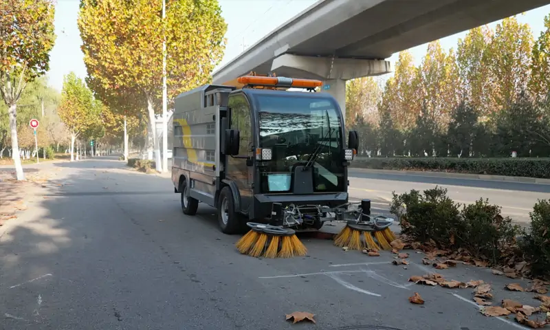 純電動樹葉收集車：高效環保的秋季環衛利器