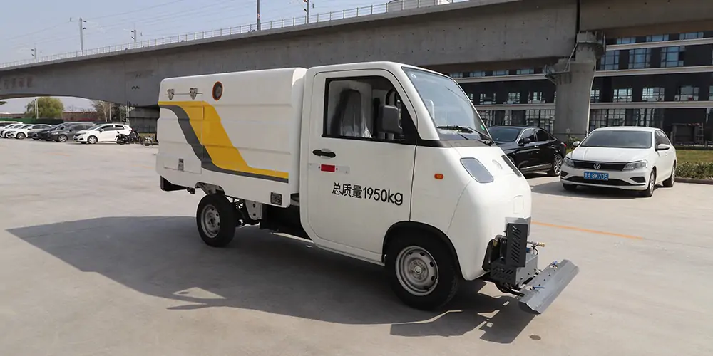 新能源路面養(yǎng)護(hù)車，高壓清洗車，高壓沖洗車，路面養(yǎng)護(hù)車