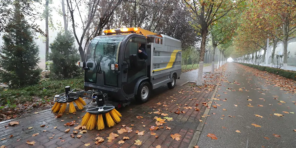 純電動(dòng)樹葉收集車,樹葉收集車,落葉收集車,電動(dòng)落葉收集車